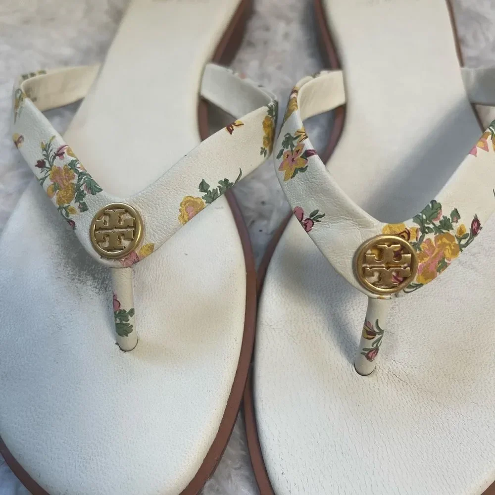 Tory Burch leather beige Floral thong Sandals gold tone logo accent SZ9